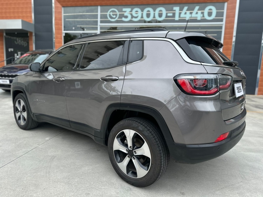 jeep compass 2.0 16v flex longitude at 17/18 seminovo5