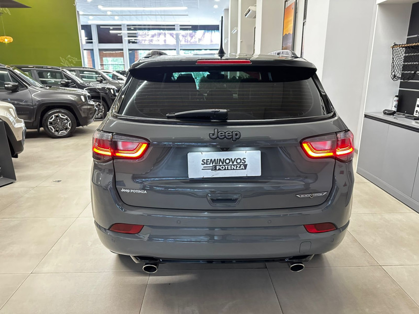 jeep compass 2.0 hurricane 4 turbo gasolina blackhawk at9 24/25 seminovo4