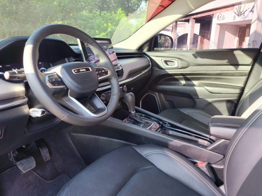 jeep compass 1.3 t270 turbo flex longitude at6 25/25 seminovo5