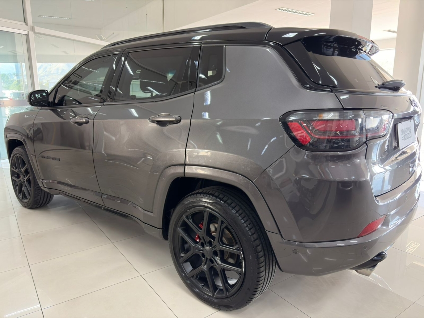 jeep compass 2.0 hurricane 4 turbo gasolina blackhawk at9 flex 4p automatico 20253