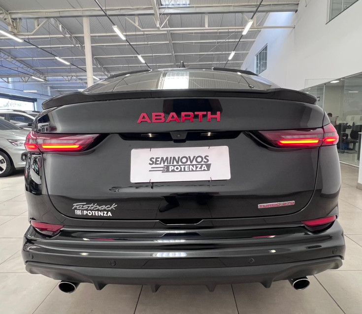 fiat fastback 1.3 turbo 270 flex abarth at6 24/25 seminovo4