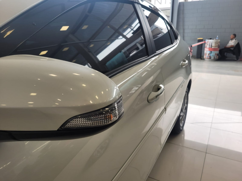 toyota yaris 1.5 16v flex sedan xs multidrive 24/25 seminovo8