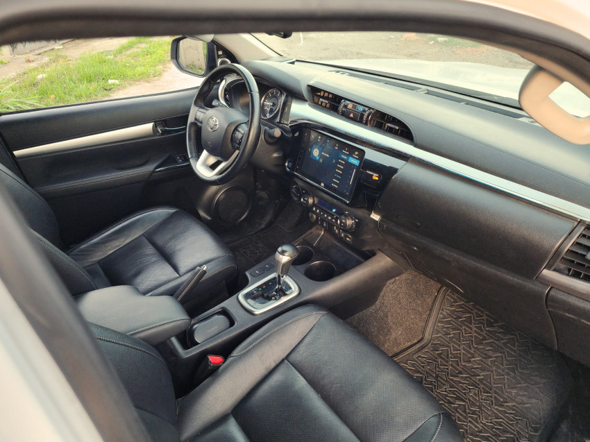 toyota hilux 2.8 d-4d turbo diesel cd srx 4x4 at 24/25 seminovo13