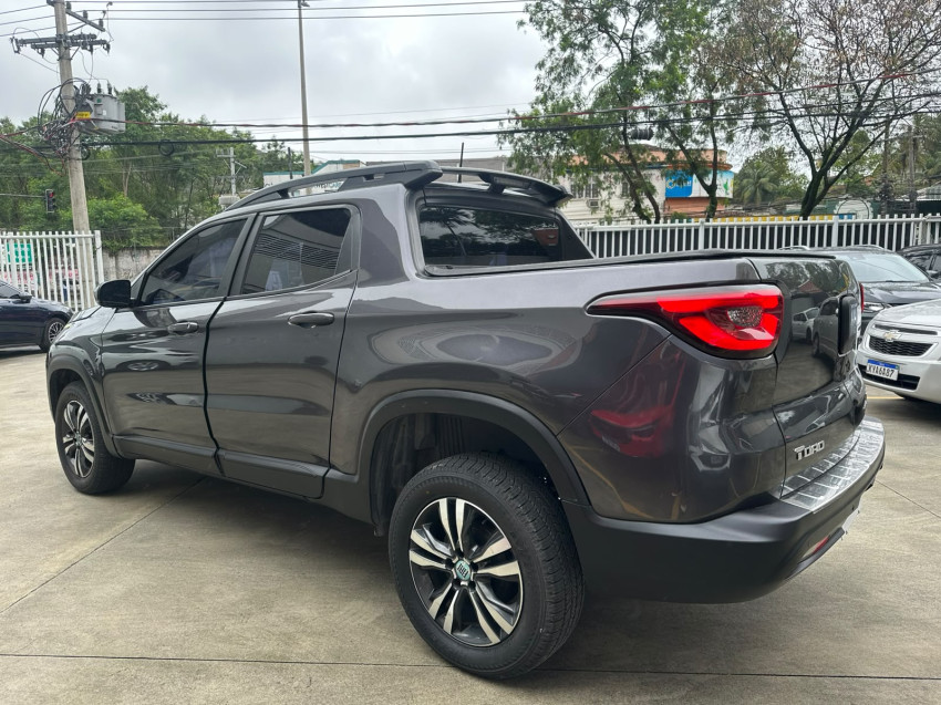 fiat toro 1.3 turbo 270 flex freedom at6 22/23 seminovo5