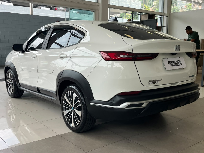 FIAT FASTBACK 1.0 TURBO 200 HYBRID AUDACE CVT 24/25 SEMINOVO1