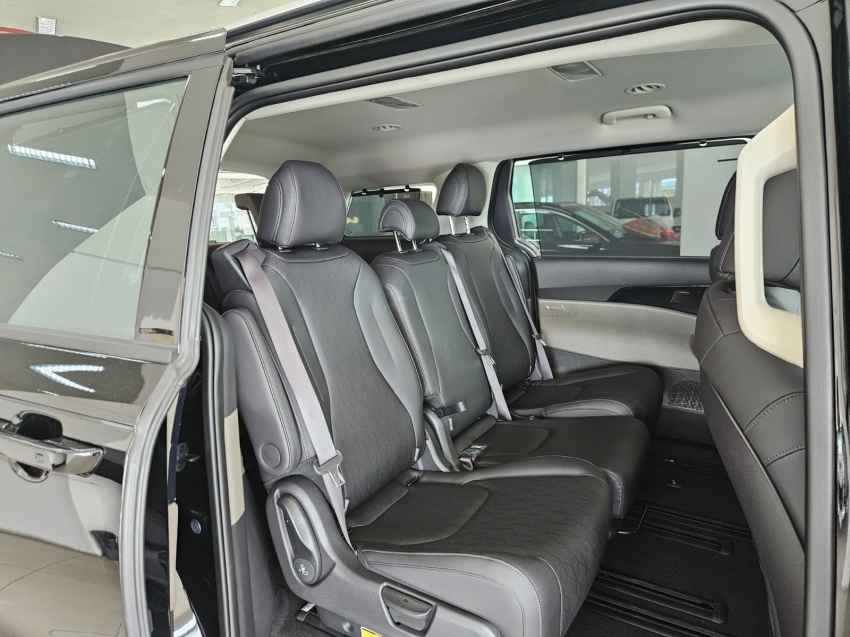 KIA CARNIVAL 3.5 V6 GASOLINA EX AT 24/25 SEMINOVO7