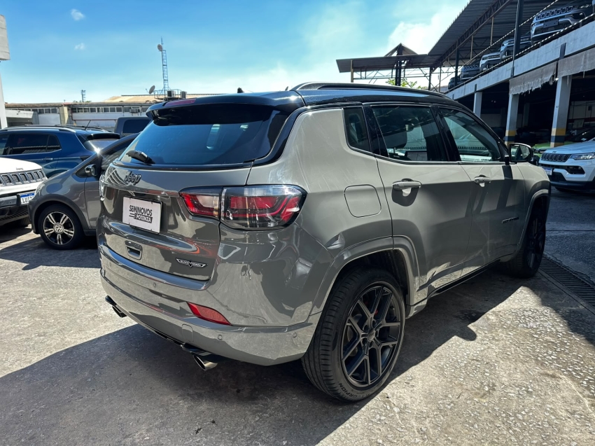 JEEP COMPASS 2.0 HURRICANE 4 TURBO GASOLINA BLACKHAWK AT9 25/26 SEMINOVO3