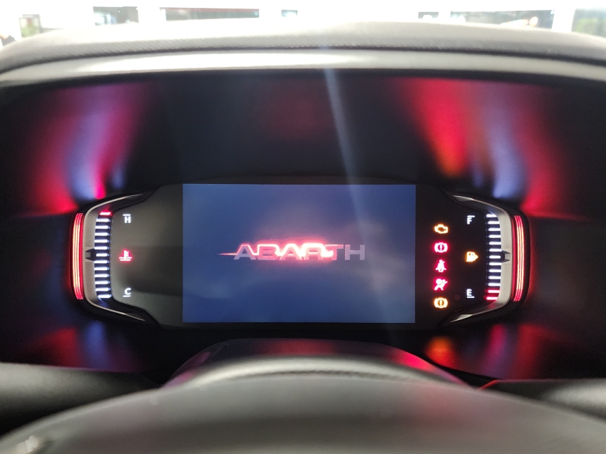 fiat fastback 1.3 turbo 270 flex abarth at6 25/25 0km.