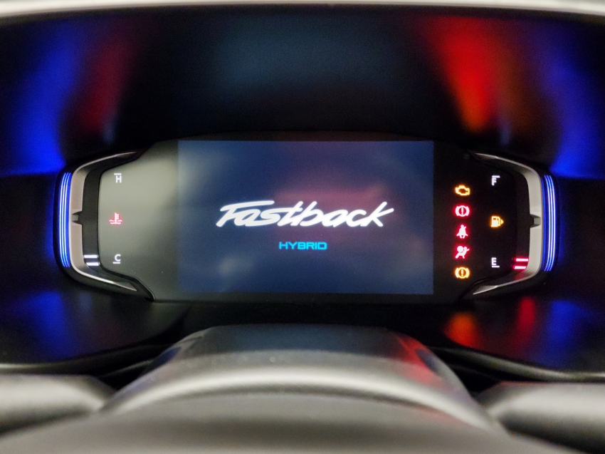 fiat fastback 1.0 turbo 200 impetus hybrid cvt. fiat fastback 1.0 turbo 200 impetus hybrid cvt.
