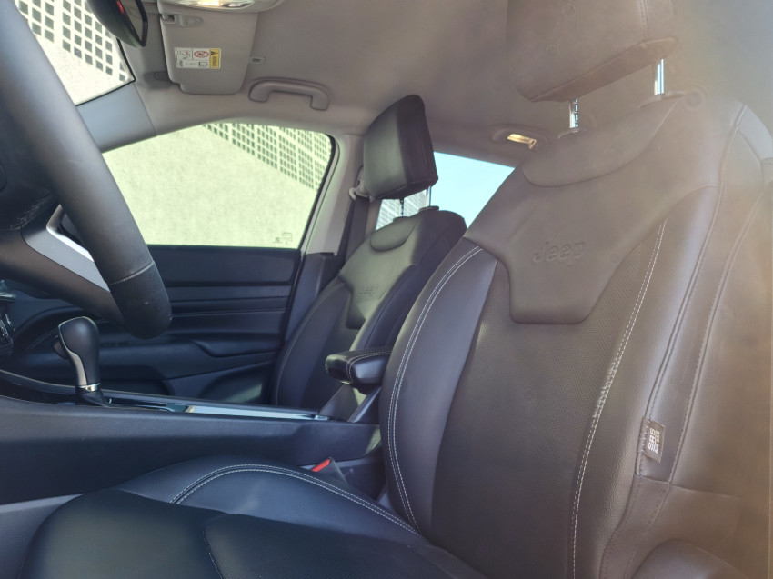 jeep compass 1.3 t270 turbo flex longitude at6 4p automatico 2025 jeep compass 1.3 t270 turbo flex longitude at6 4p automatico 2025