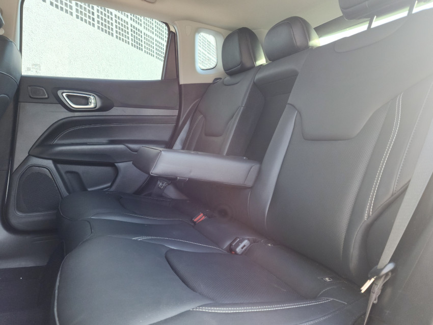 jeep compass 1.3 t270 turbo flex longitude at6 4p automatico 2025 jeep compass 1.3 t270 turbo flex longitude at6 4p automatico 2025
