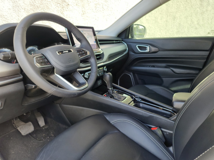 jeep compass 1.3 t270 turbo flex longitude at6 4p automatico 2025 jeep compass 1.3 t270 turbo flex longitude at6 4p automatico 2025
