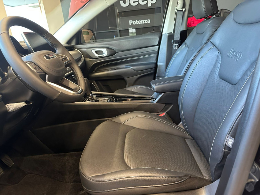 jeep compass 1.3 t270 turbo flex longitude at6 4p automatico 2025 jeep compass 1.3 t270 turbo flex longitude at6 4p automatico 2025