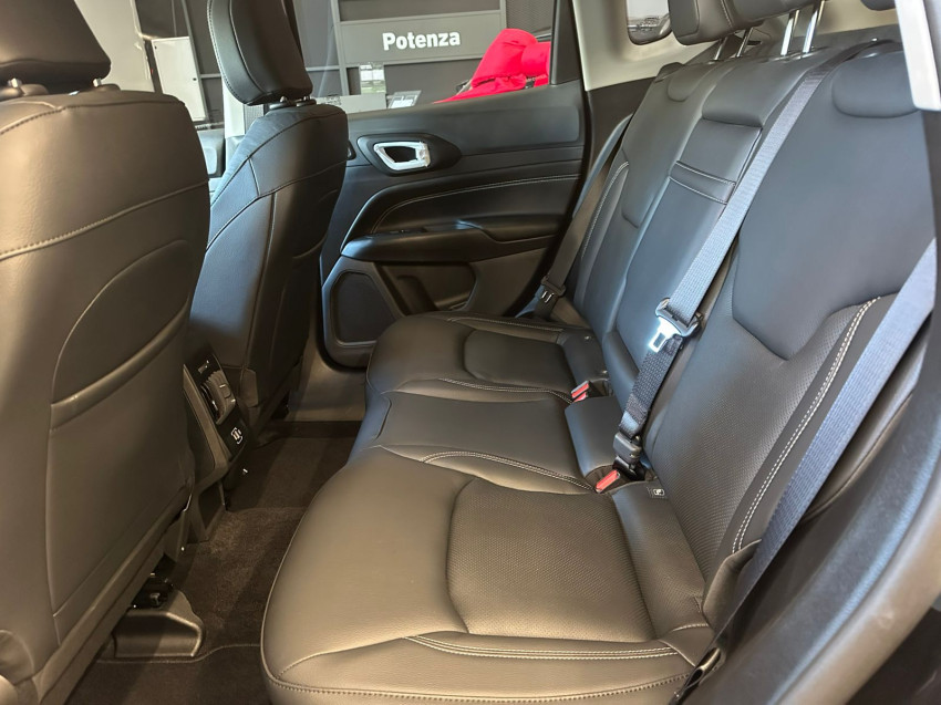 jeep compass 1.3 t270 turbo flex longitude at6 4p automatico 2025 jeep compass 1.3 t270 turbo flex longitude at6 4p automatico 2025