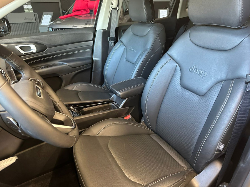 jeep compass 1.3 t270 turbo flex longitude at6 4p automatico 2025 jeep compass 1.3 t270 turbo flex longitude at6 4p automatico 2025