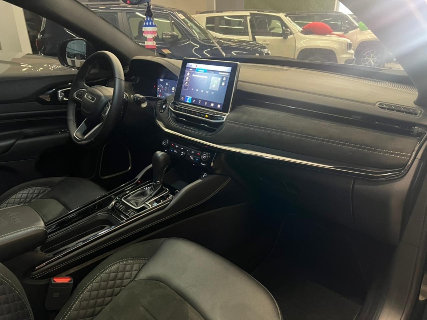 jeep commander 2.0 hurricane 4 turbo gasolina blackhawk at9 4p automatico 2025