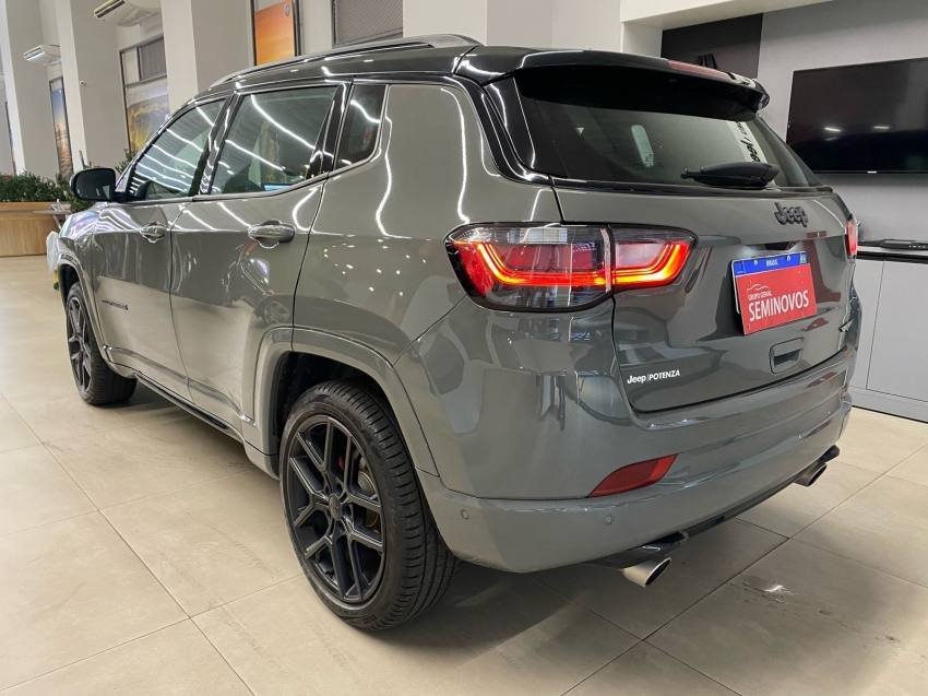 jeep compass 2.0 hurricane 4 turbo gasolina blackhawk at9 24/25 seminovo jeep compass 2.0 hurricane 4 turbo gasolina blackhawk at9 24/25 seminovo