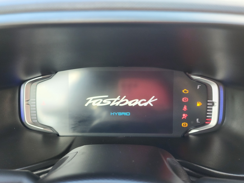 fiat fastback 1.0 turbo 200 hybrid impetus cvt 24/25 seminovo9