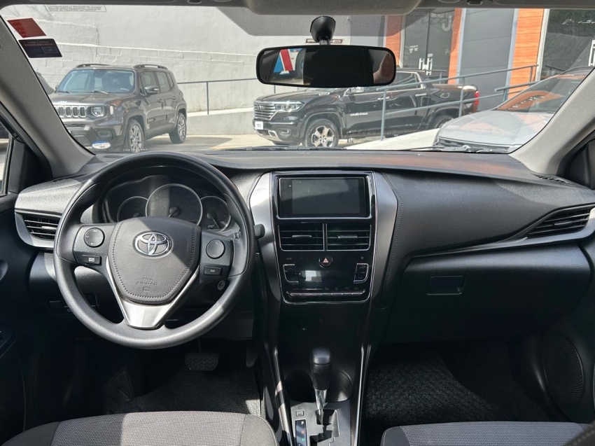 toyota yaris 1.5 16v flex sedan xl multidrive 24/25 seminovo7