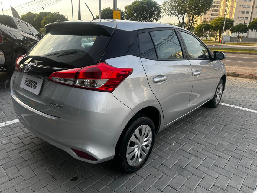 toyota yaris 1.5 16v flex xls multidrive 24/25 seminovo3