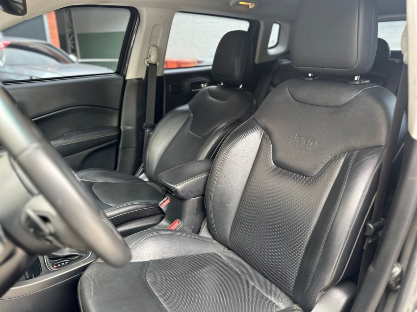jeep compass 2.0 16v flex longitude at 17/18 seminovo7