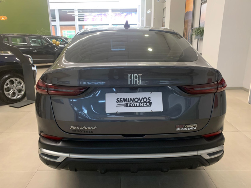 fiat fastback 1.3 turbo 270 flex limited edition at6 23/24 seminovo4