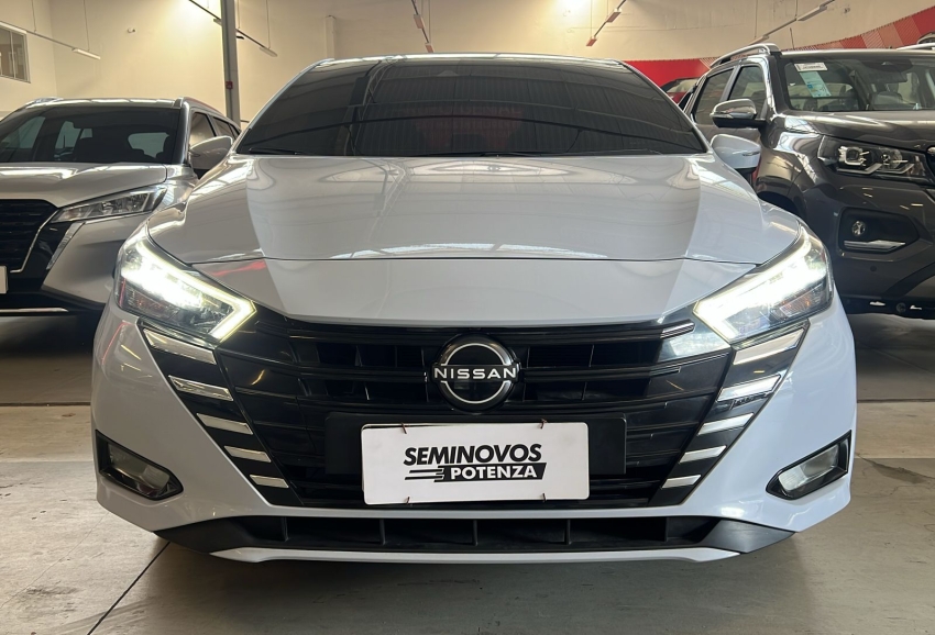 nissan versa 1.6 16v flex exclusive xtronic 23/24 seminovo