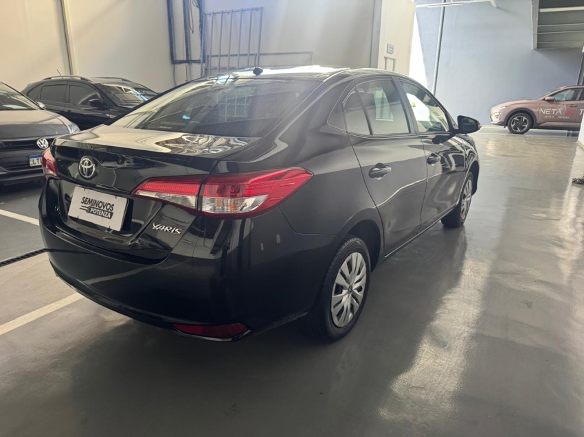 toyota  yaris 1.5 16v flex sedan xl multidrive 24/25 seminovo2