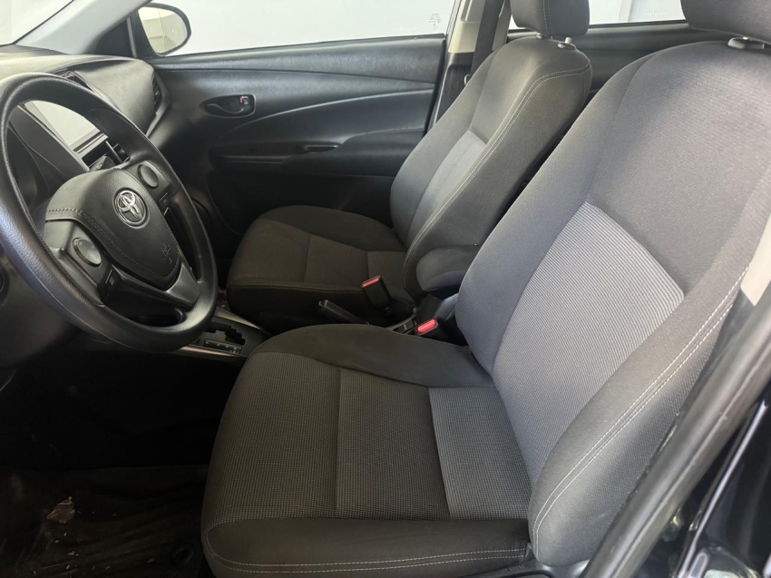 toyota  yaris 1.5 16v flex sedan xl multidrive 24/25 seminovo5