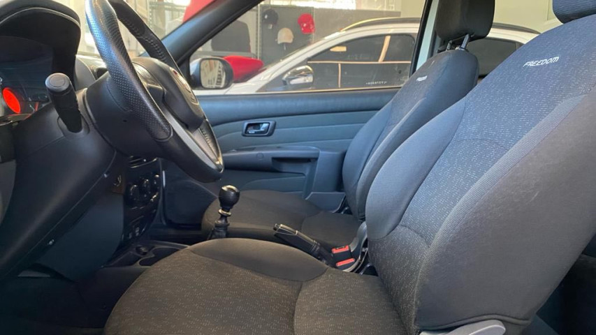 fiat strada 1.4 mpi freedom cd 8v flex 3p man 19/20 seminovo11