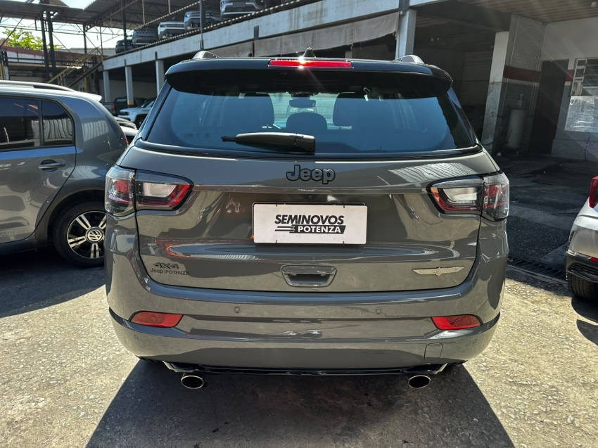 JEEP COMPASS 2.0 HURRICANE 4 TURBO GASOLINA BLACKHAWK AT9 25/26 SEMINOVO4