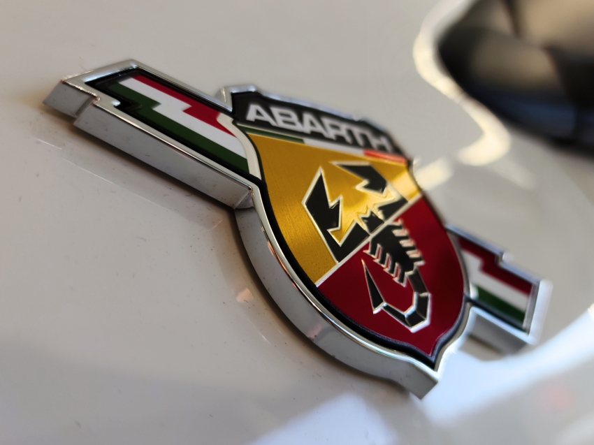 fiat fastback 1.3 turbo 270 flex abarth at6 26/26 0km7