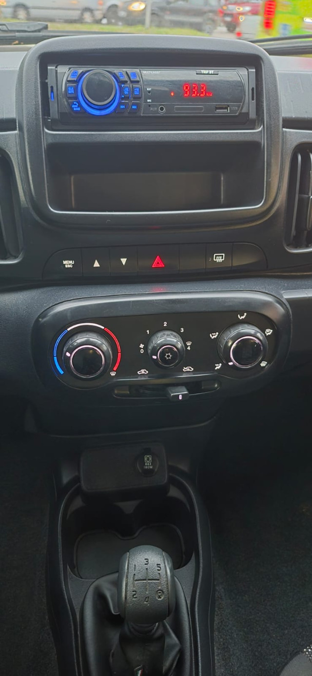 fiat mobi 1.0 evo flex like man 23/23 seminovo fiat mobi 1.0 evo flex like man 23/23 seminovo