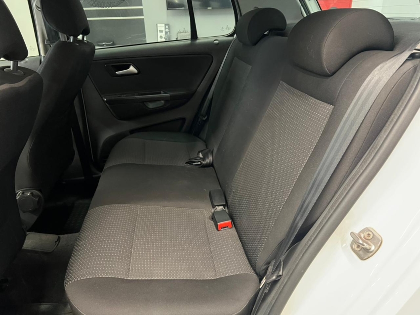 volkswagen fox 1.6 msi total flex connect 4p man 18/19 seminovo