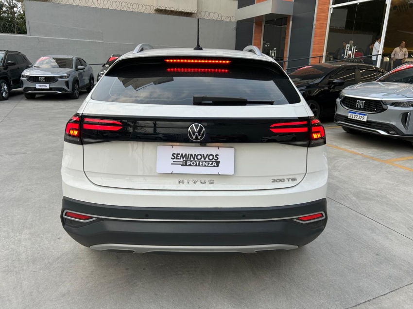 volkswagen nivus 1.0 200 tsi total flex highline at 24/24 seminovo