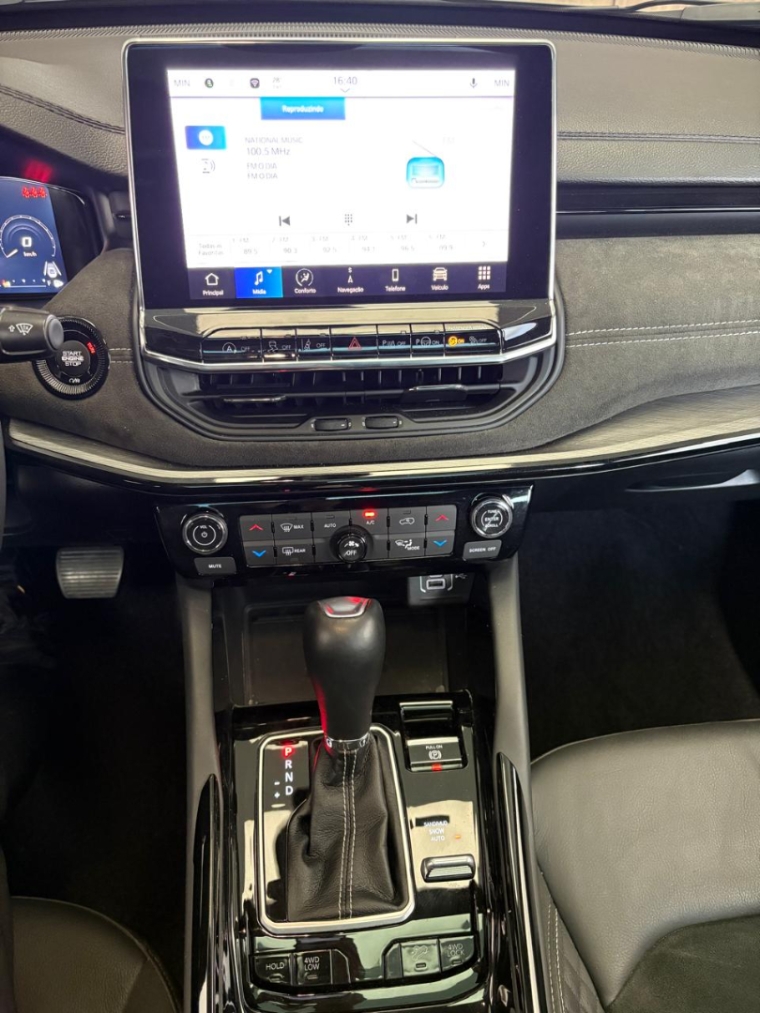 jeep commander 2.0 hurricane 4 turbo gasolina blackhawk at9 24/25 seminovo jeep commander 2.0 hurricane 4 turbo gasolina blackhawk at9 24/25 seminovo