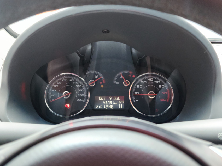 grand siena 1.6 mpi essence 16v flex 4p at 14/15 seminovo grand siena 1.6 mpi essence 16v flex 4p at 14/15 seminovo