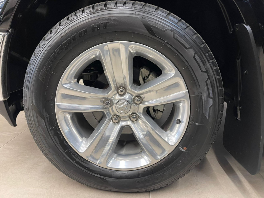 ram classic 5.7 v8 gasolina laramie cd 4x4 at 23/23 seminovo ram classic 5.7 v8 gasolina laramie cd 4x4 at 23/23 seminovo