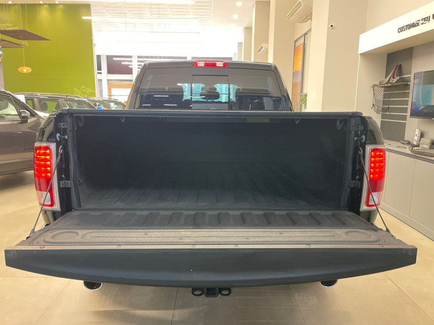 ram classic 5.7 v8 gasolina laramie cd 4x4 at 23/23 seminovo ram classic 5.7 v8 gasolina laramie cd 4x4 at 23/23 seminovo