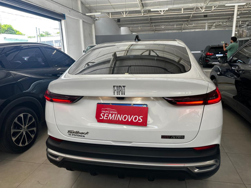fiat fastback 1.3 turbo 270 flex limited edition at6 23/24 seminovo4