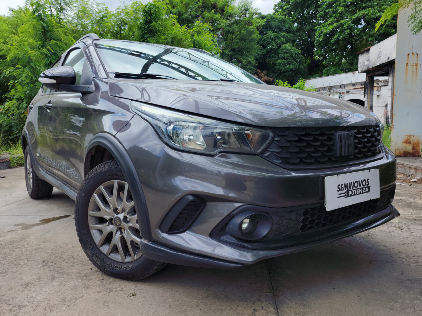 fiat argo 1.8 e.torq flex trekking at6 20/21 seminovo2