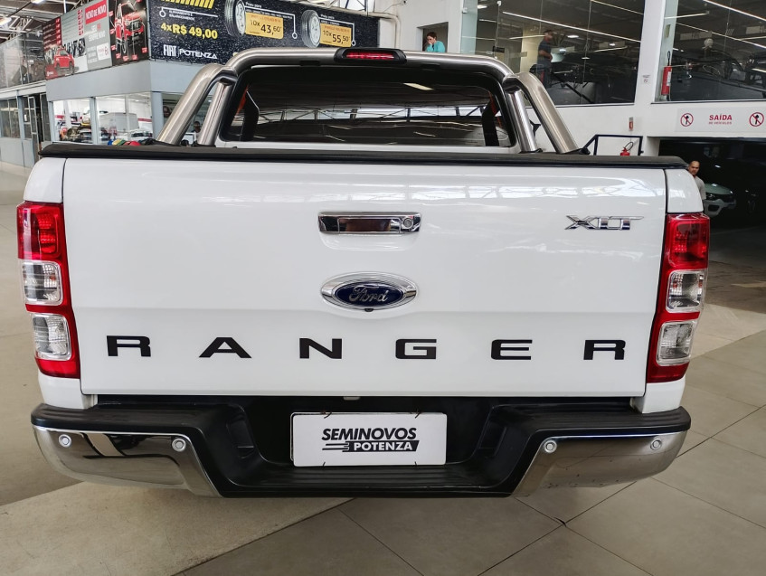 ford ranger 2.5 xlt 4x2 cd 16v flex 4p man 17/17 seminovo3