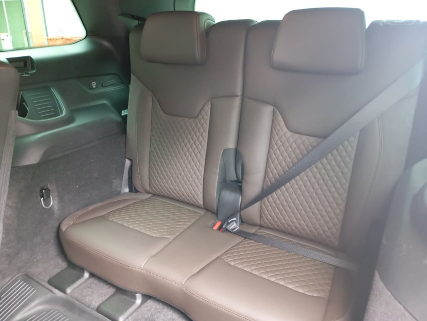 jeep commander 2.0 td380 turbo diesel overland at9 24/25 seminovo13