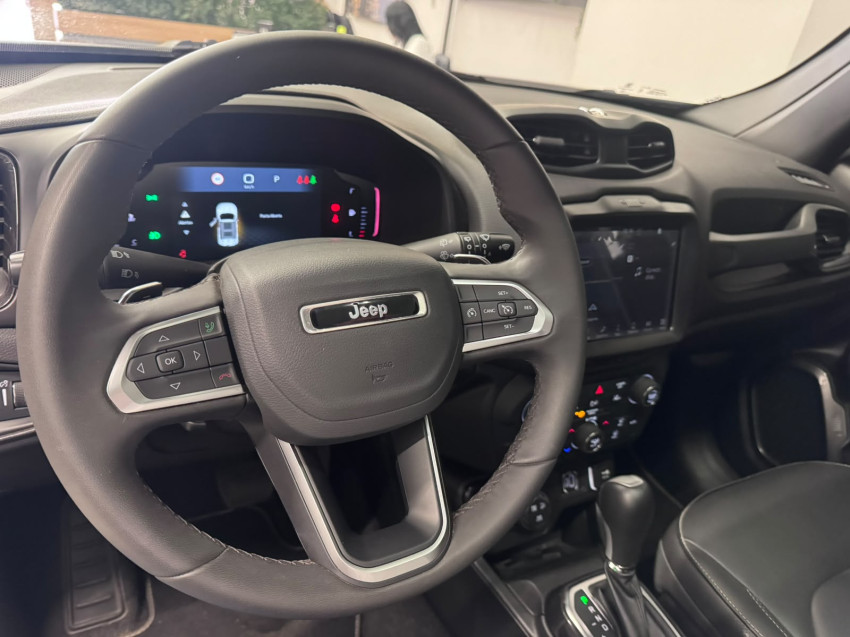 jeep renegade s turbo 4x4 flex automatico com teto solar t270 baixa km de garagem muito novo9