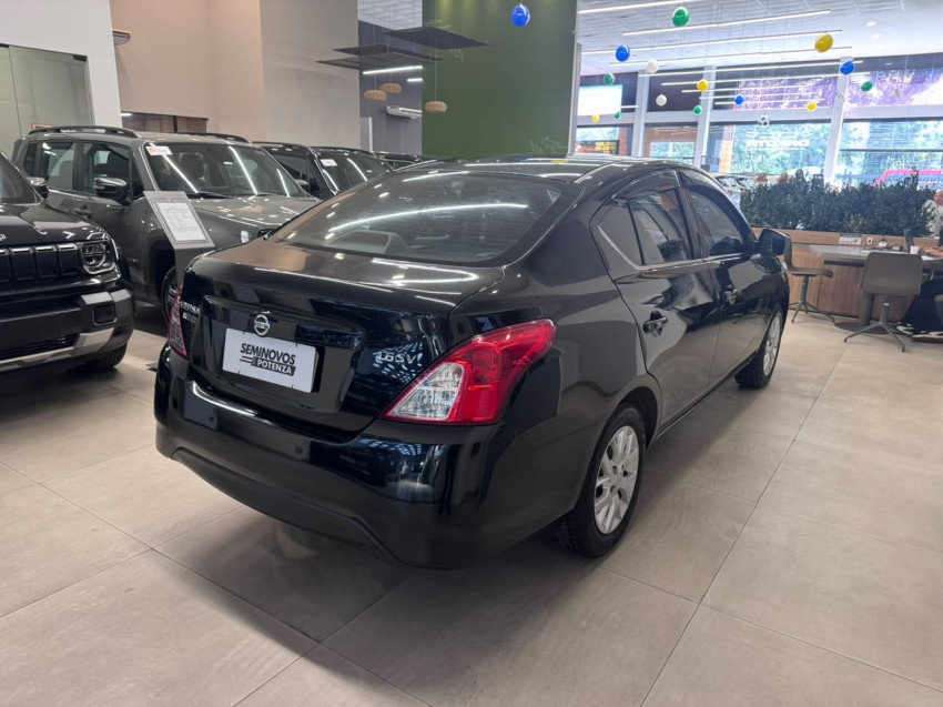 nissan versa 1.6 manual flex sedan modelo s baixa km super novo3