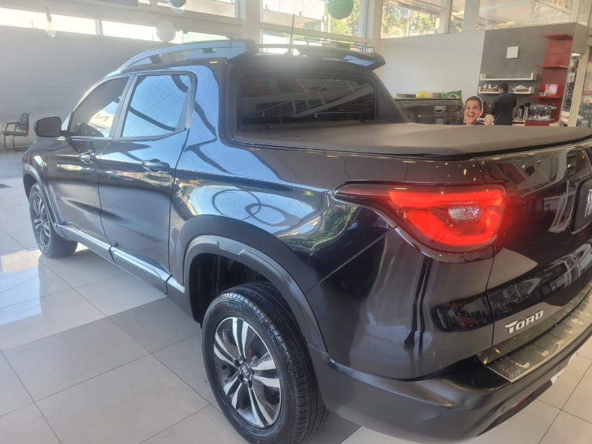 fiat toro 1.3 turbo 270 flex freedom at6 24/24 seminovo4