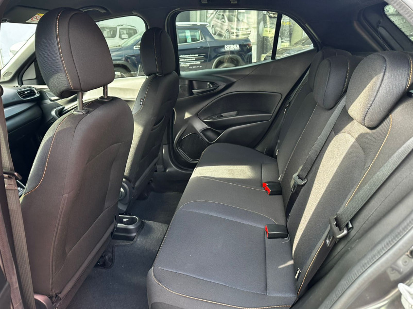 fiat argo trekking automatico motor 1.3  4 cilindros baixissima km 10.340 seminovo de qualidade revisado11
