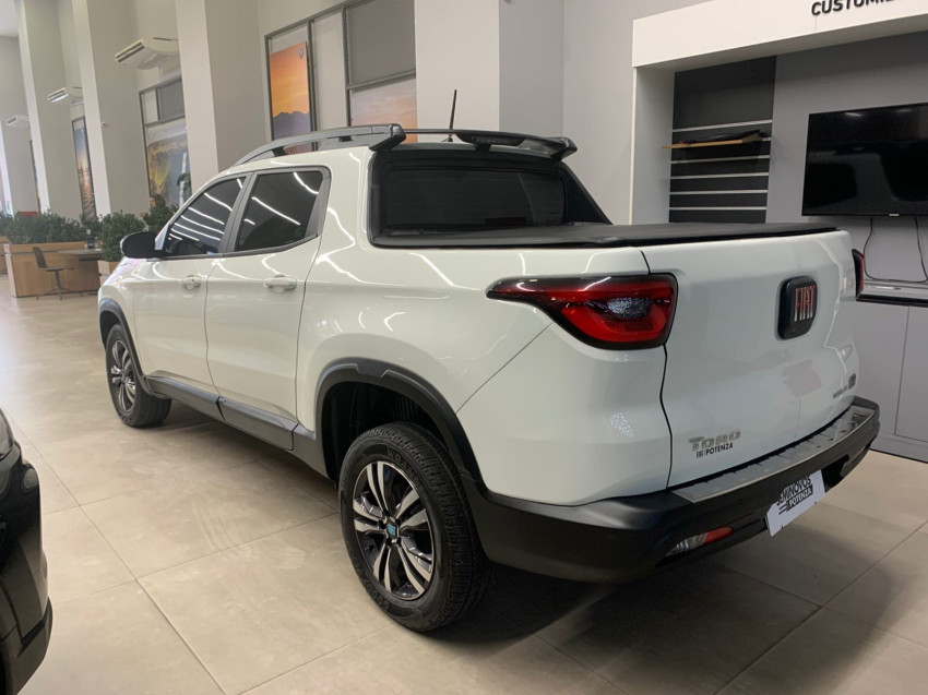 fiat toro 1.3 turbo 270 flex freedom at6 24/24 seminovo5