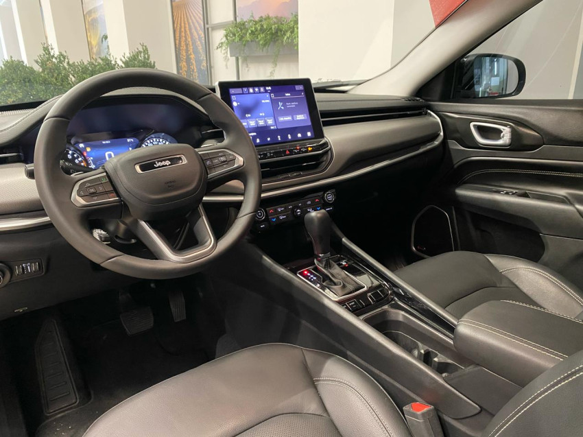 jeep compass 1.3 t270 turbo flex longitude at6 4p automatico 2024 jeep compass 1.3 t270 turbo flex longitude at6 4p automatico 2024