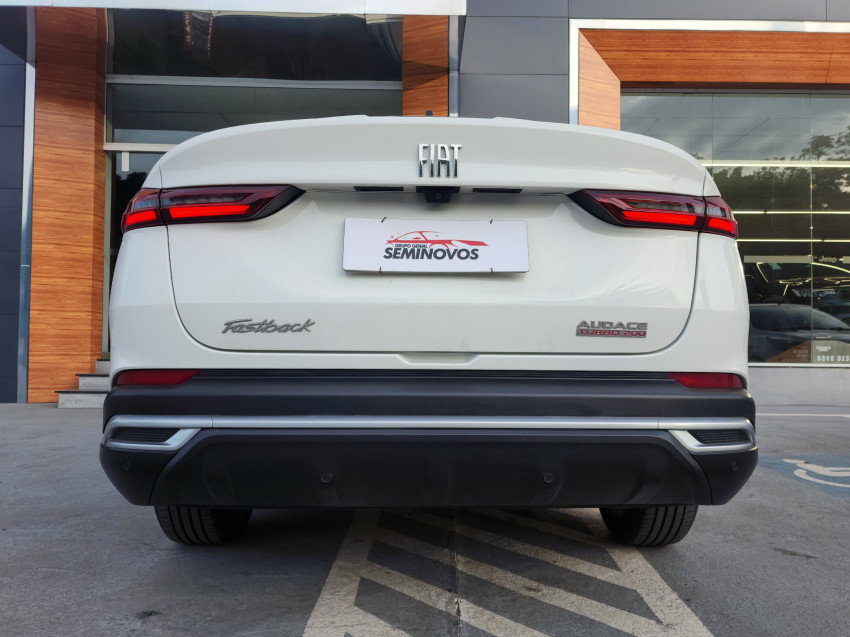fiat fastback 1.0 turbo 200 flex audace cvt 4p automatico 2023 fiat fastback 1.0 turbo 200 flex audace cvt 4p automatico 2023
